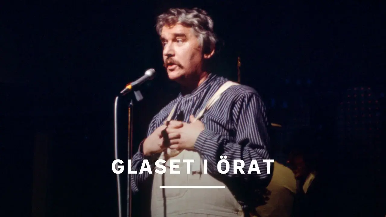 The glass in the ear
