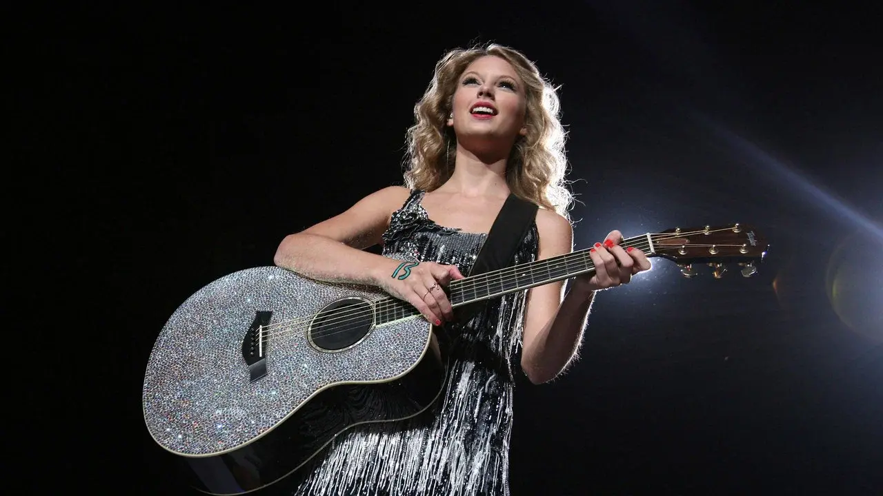 Taylor Swift: Journey to Fearless